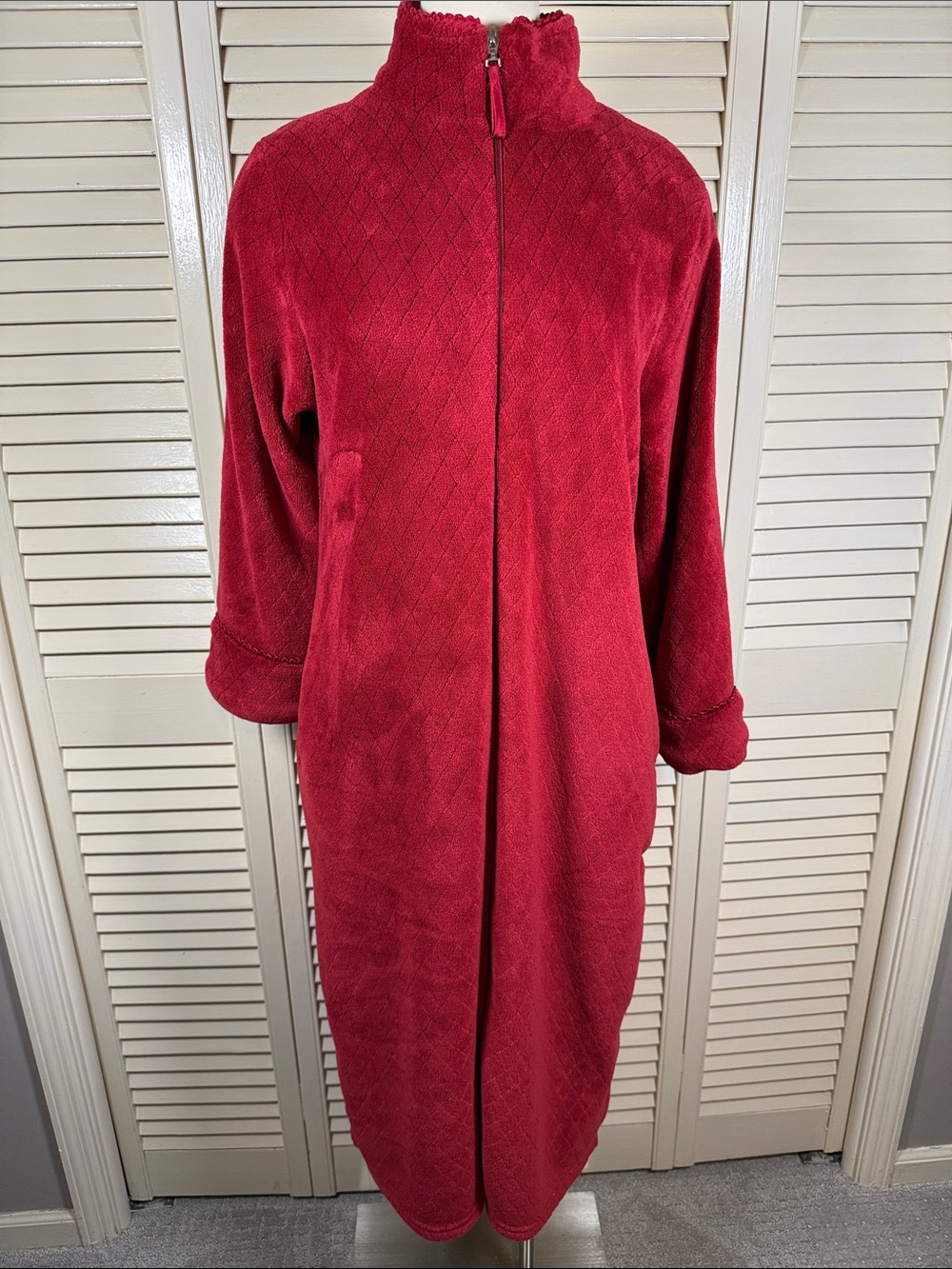 Oscar de la Renta Red Diamond Quilted Plush Fleece Zip Up Robe Medium